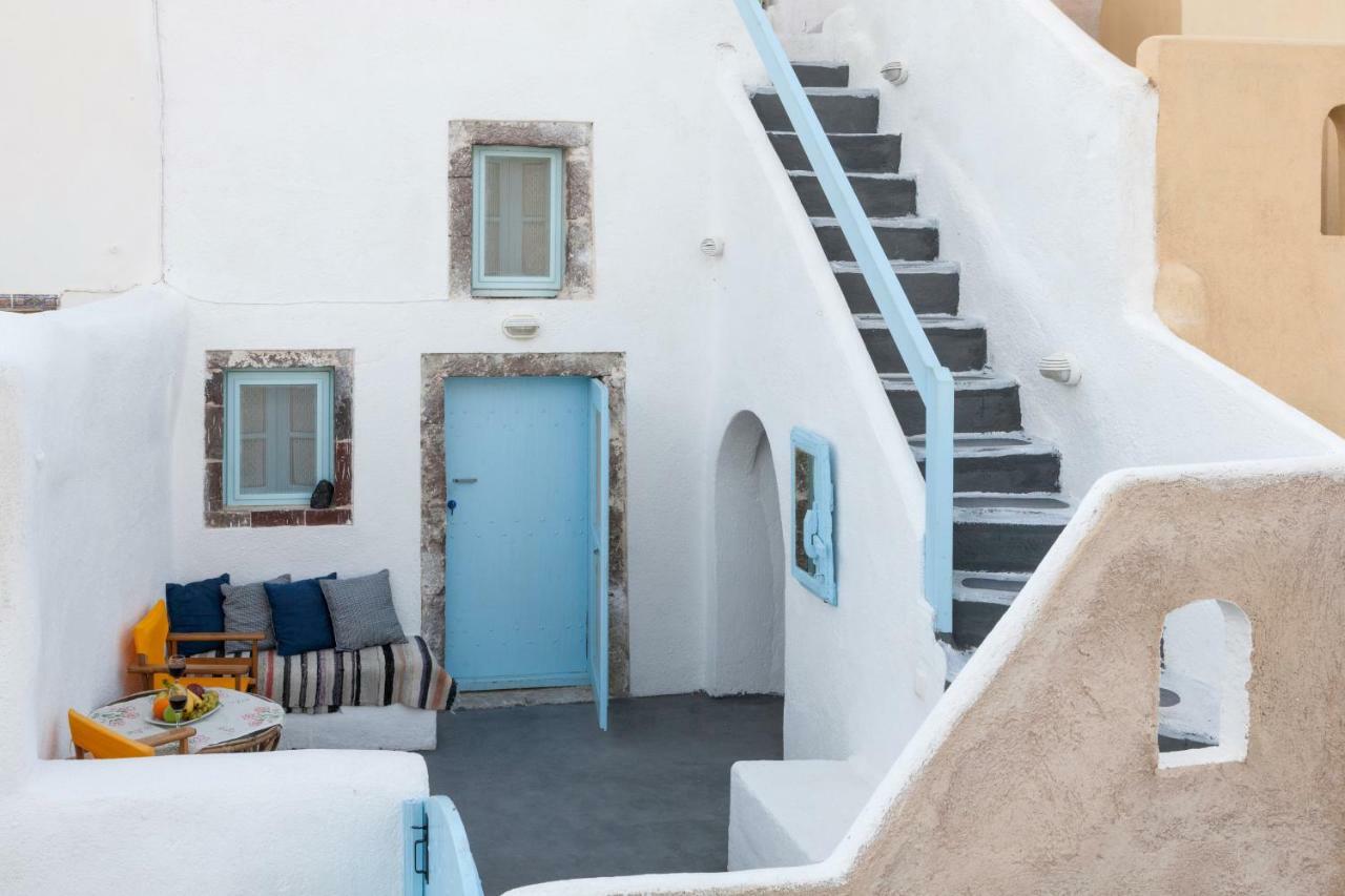 Апартаменты Black Rock Traditional Emporio (Santorini)